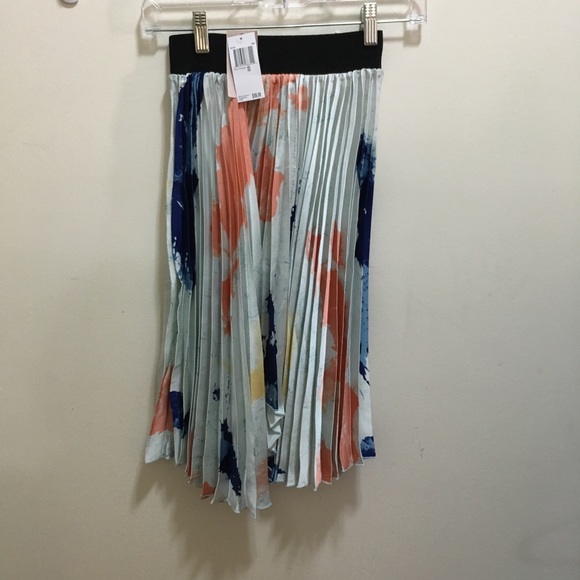 Philosophy Dresses & Skirts - Philosophy skirt new with tags